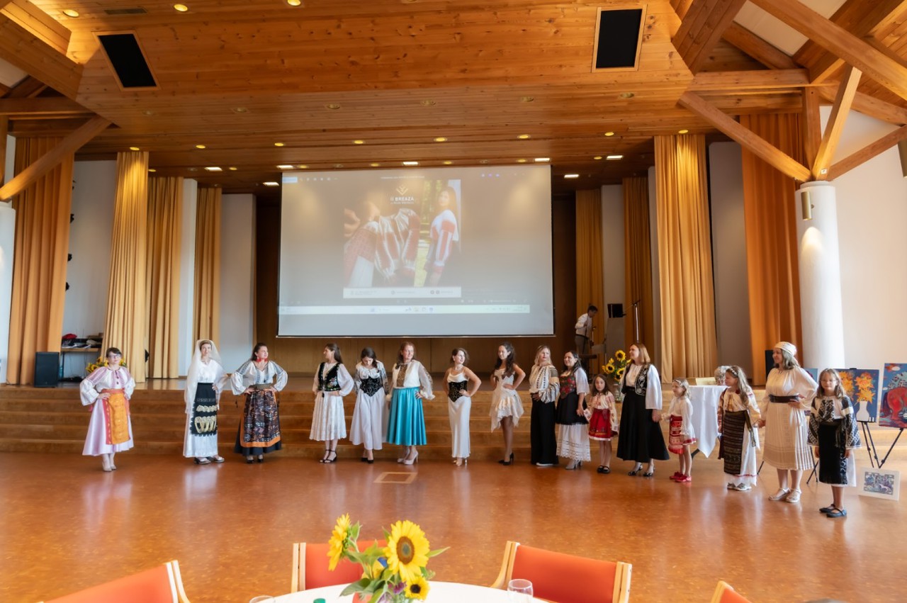 Festivalul „Graiul Neamului” din Elveția a reunit sute de participanți în jurul limbii și culturii române 