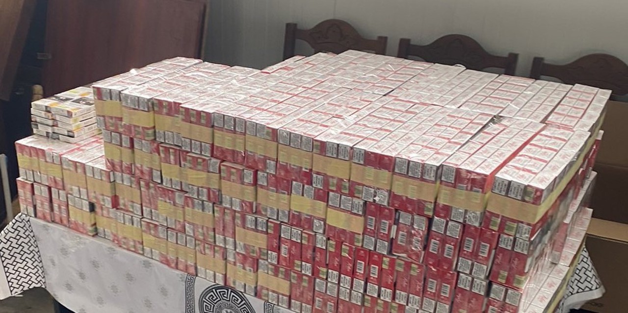 Peste 2400 de pachete de țigări, depistate în automobilul unui moldovean: Urmau să fie comercializate ilegal în UE