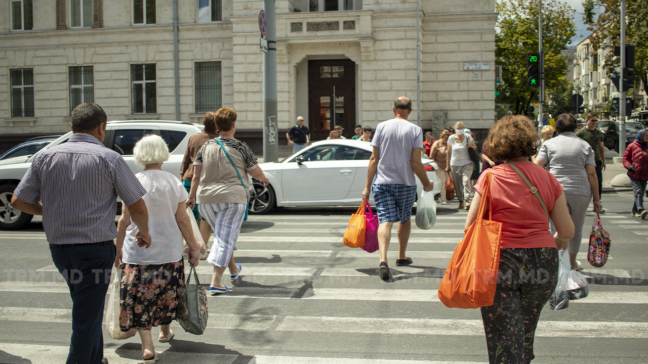ELECTORALA 2025 // Femeile candidate la alegerile parlamentare declară venituri mai mici decât bărbații