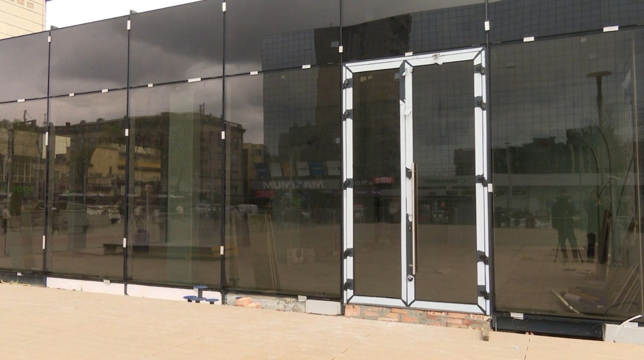 Construcție controversată pe un teren vândut de zece ori mai ieftin decât ar valora: Lucrările au fost sistate