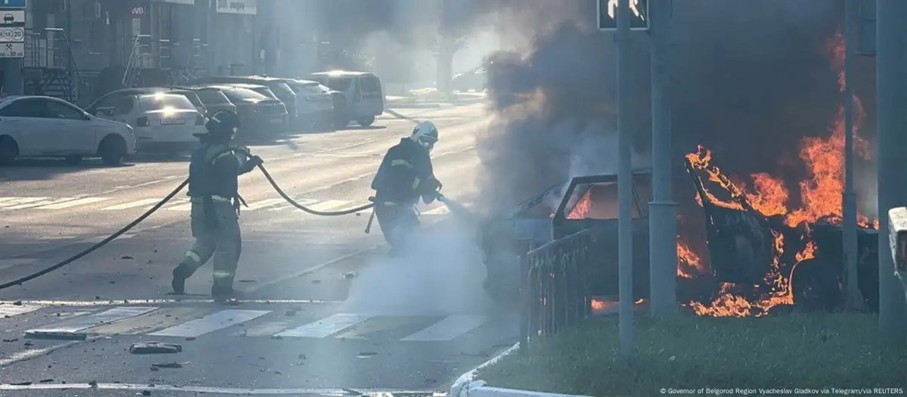 Explozii și incendii în Rusia după un val de atacuri cu drone – lovituri raportate în Belgorod, Briansk, Nijni Novgorod și Feodosia, unde a luat foc o bază petrolieră