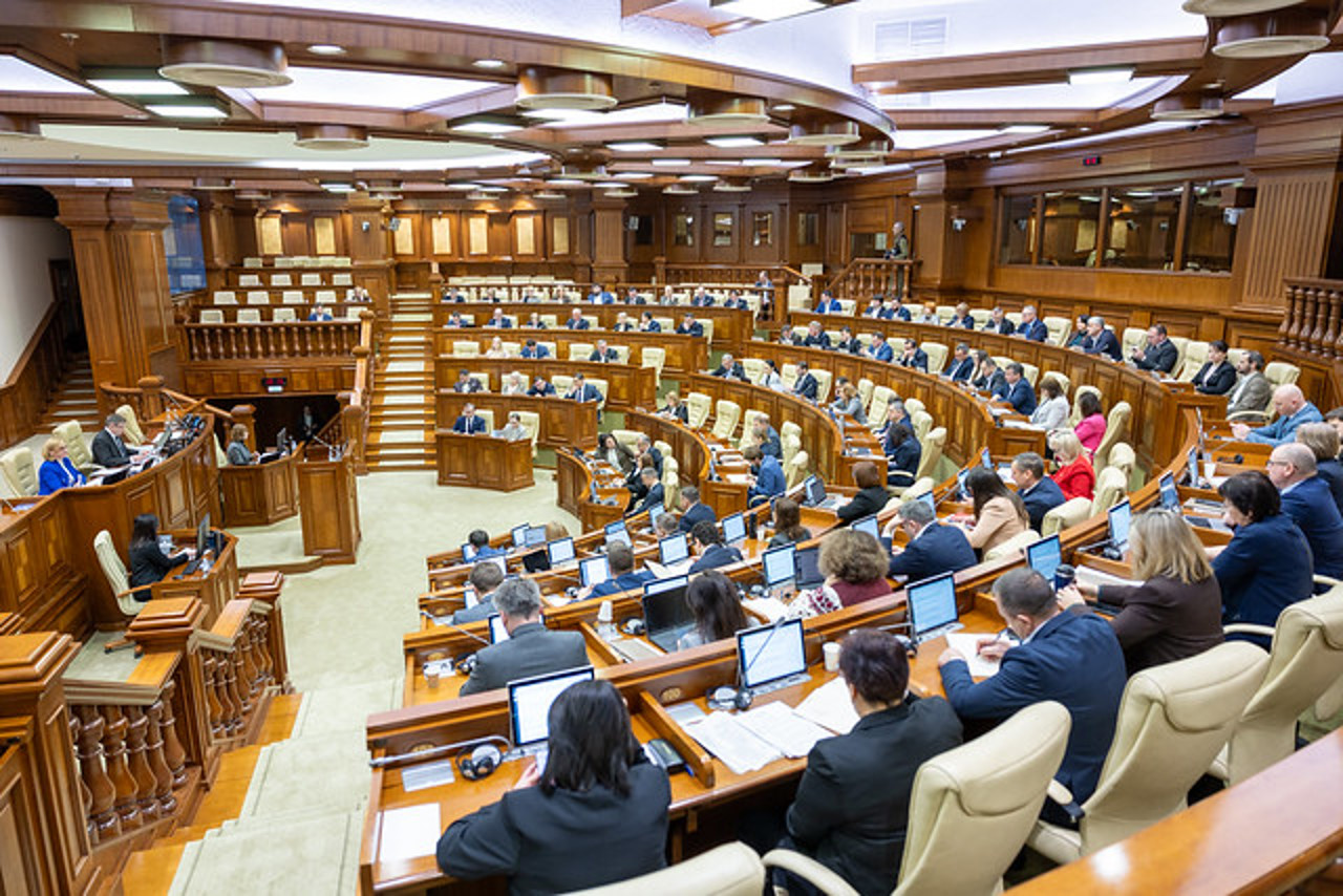 Ministra de Interne, chemată în Parlament: Va raporta despre traficul și consumul de droguri