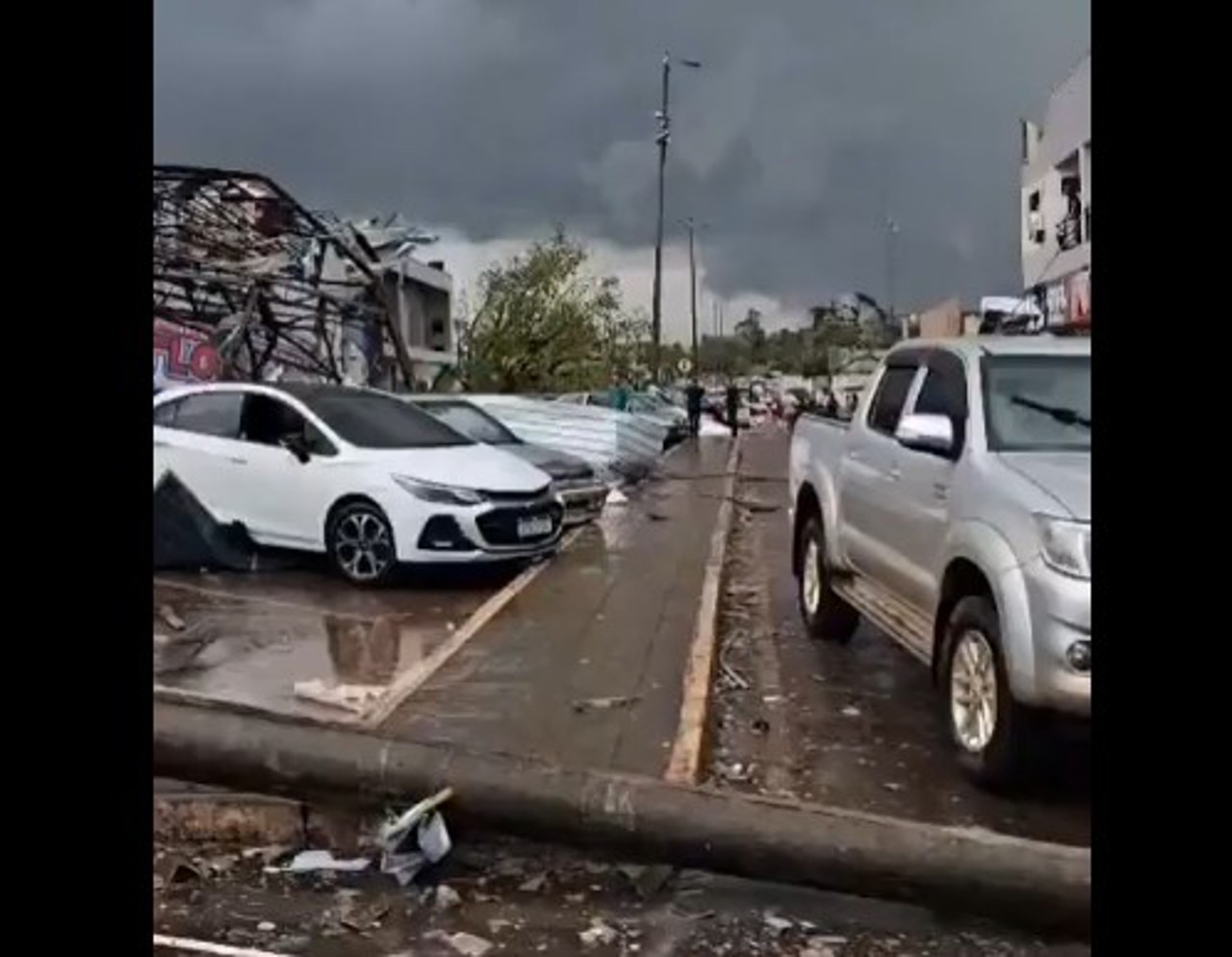 Five dead, 130 injured as powerful tornado hits Paraná, Brazil