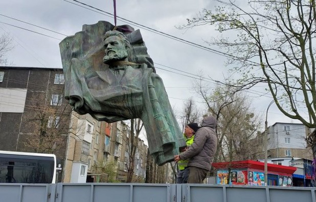 Hristo Botev's monument is renovated in the capital