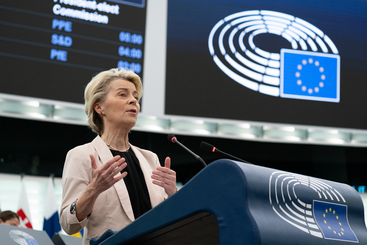 Parlamentul European a votat noua Comisie Europeană condusă de Ursula von der Leyen