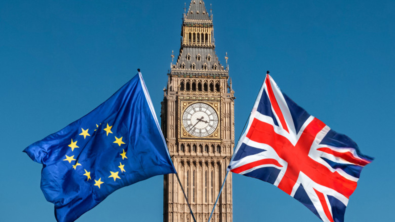 Revenire istorică după Brexit: Regatul Unit reintră, din 2027, în programul european de schimburi studențești Erasmus+ 