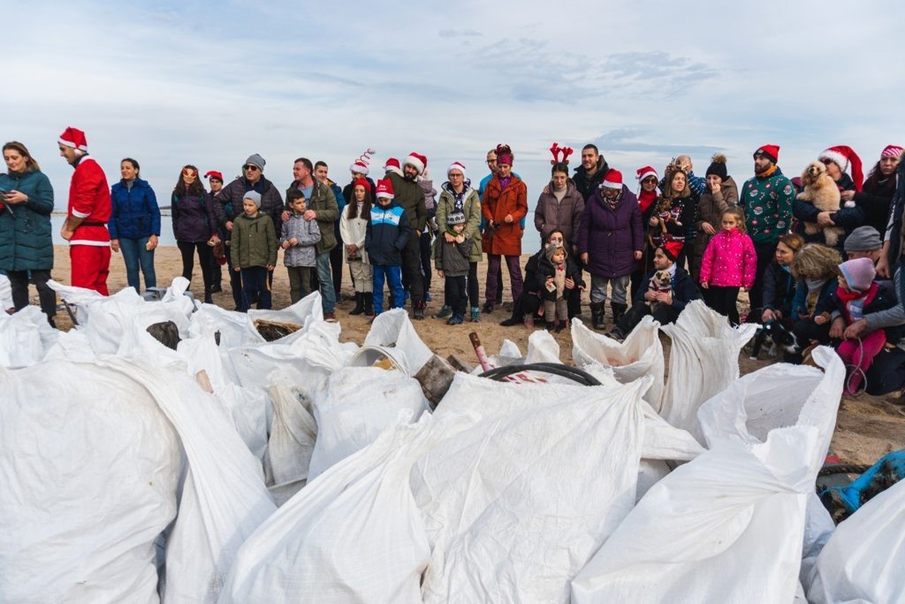 Christmas cleanup removes nearly 5 tons of waste from Bulgaria’s black sea coast