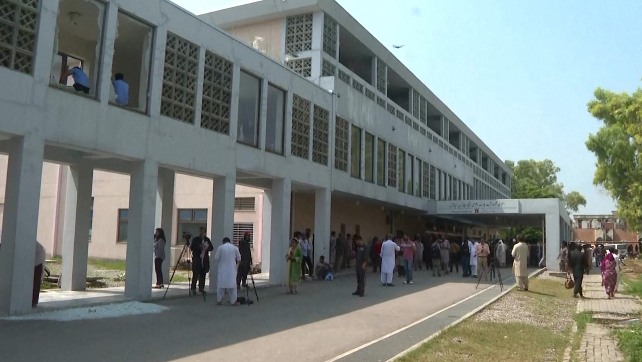 Tragedie într-o maternitate din Pakistan: 15 nou-născuți au decedat în incendiu 