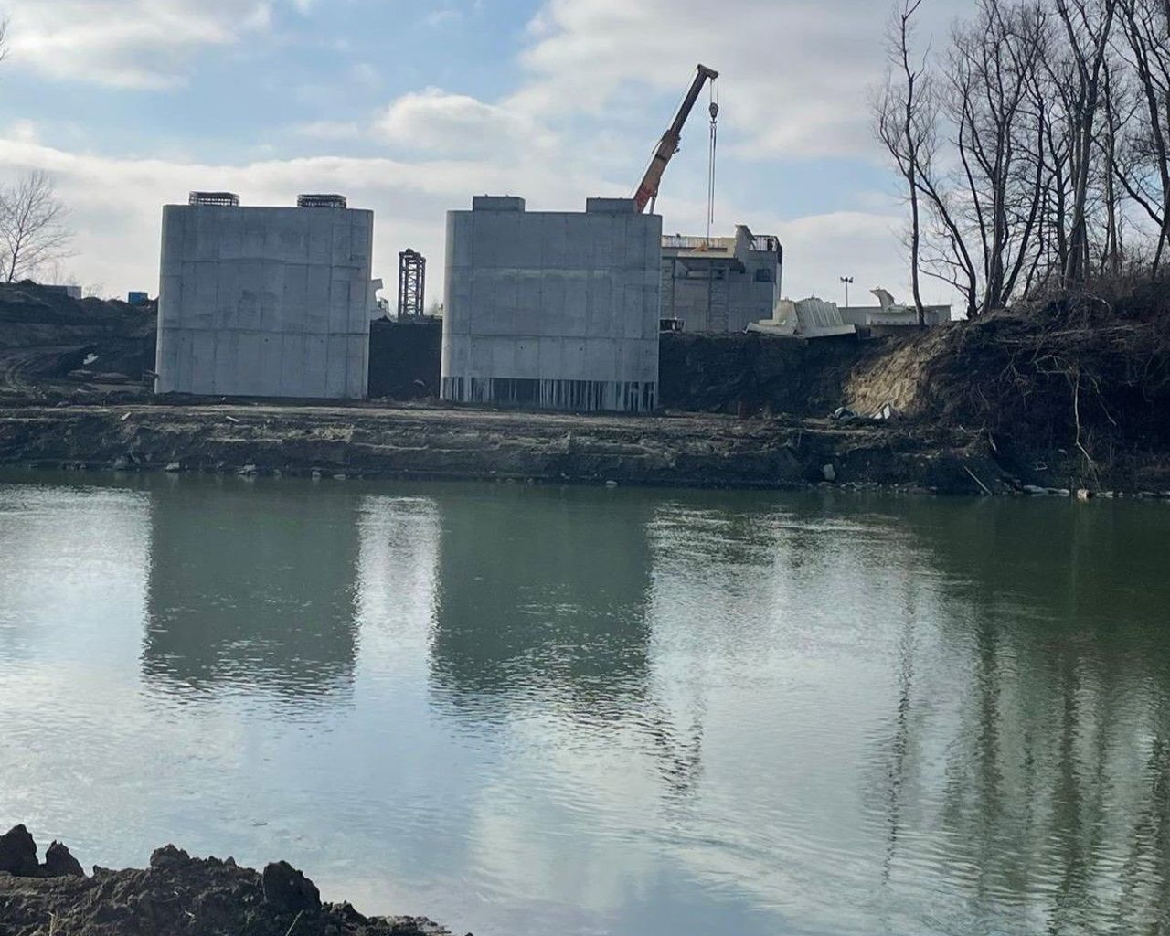 Podul de Flori de la Ungheni prinde contur și ar urma să fie inaugurat în iulie: Lucrările avansează pe ambele maluri ale Prutului