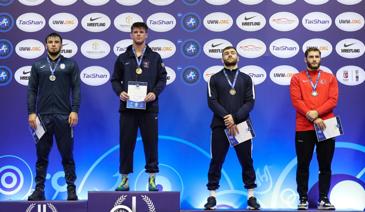 Еще одна медаль на чемпионате мира! Борец Раду Лефтер поднялся на подиум в Тиране