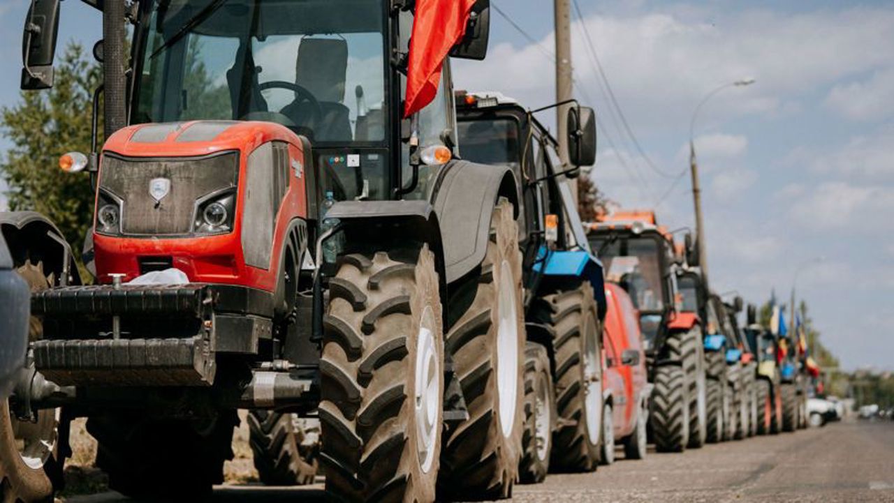 Protest lângă satul Abaclia. Agricultorii din raionul Basarabeasca își scot vineri tehnica pe traseu