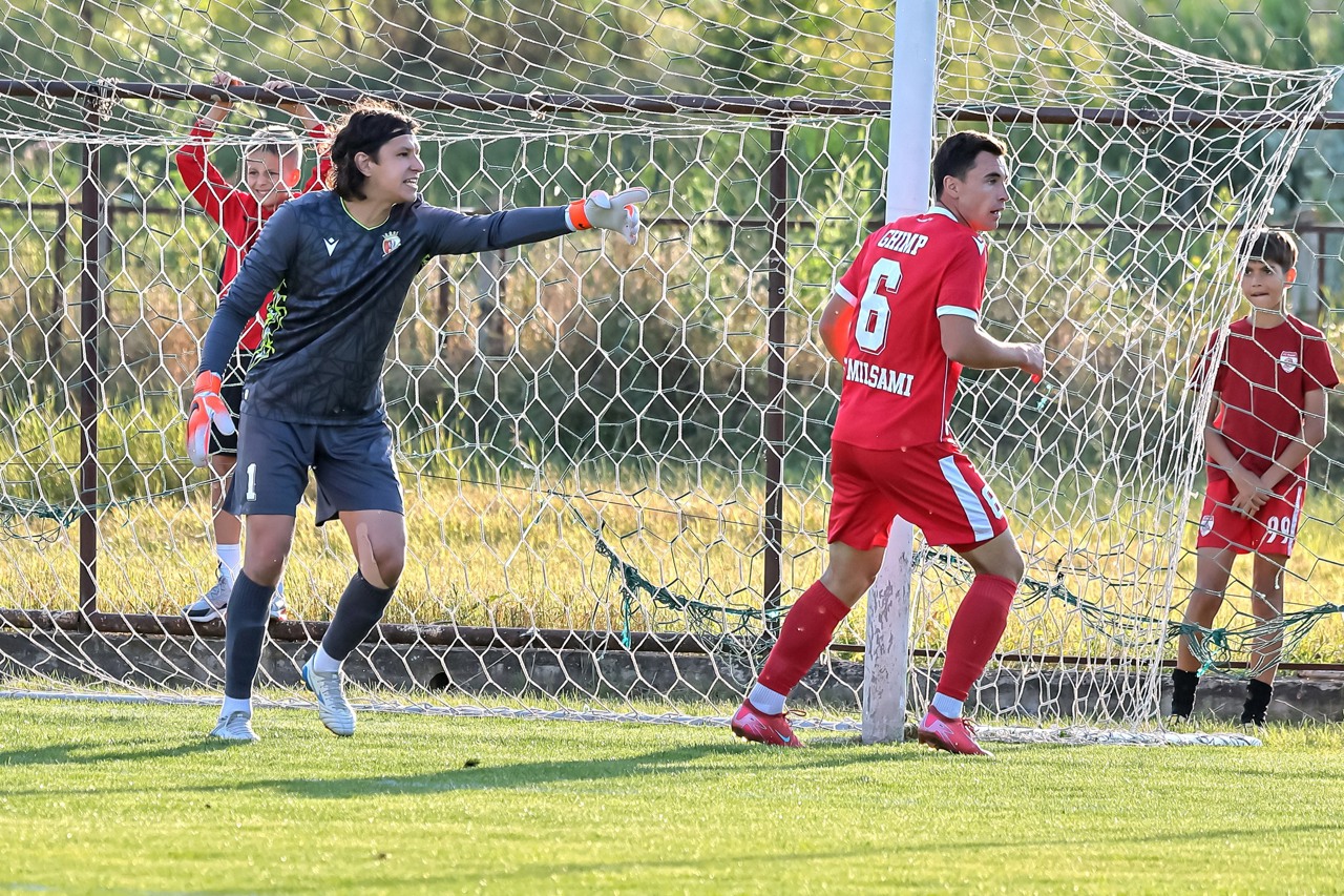 Portarul Emil Tîmbur a fost convocat la echipa națională de fotbal în vederea partidelor cu Israelul și Norvegia