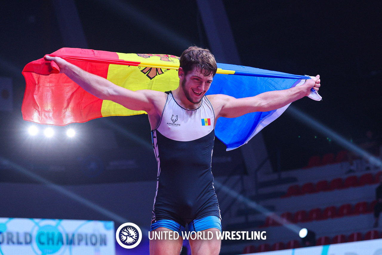 Luptătorii Vitalie Eriomenco și Alexandrin Guțu, campioni mondiali la categoria „sub 23 de ani”