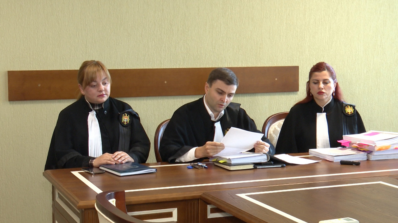 Five witnesses heard in the "bank fraud" case: testimonies about the Edelweiss Foundation and multi-million contracts
