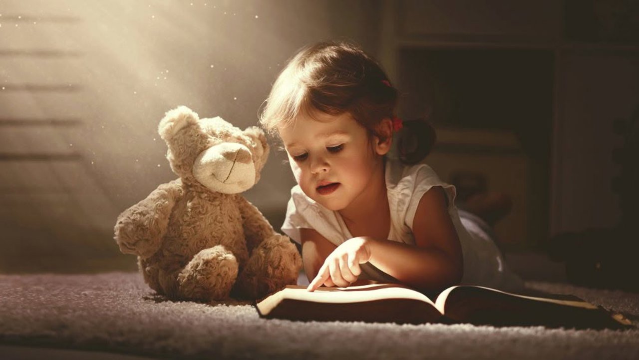 Cartea – cheia dezvoltării: Specialiștii încurajează lectura din primii ani de viață