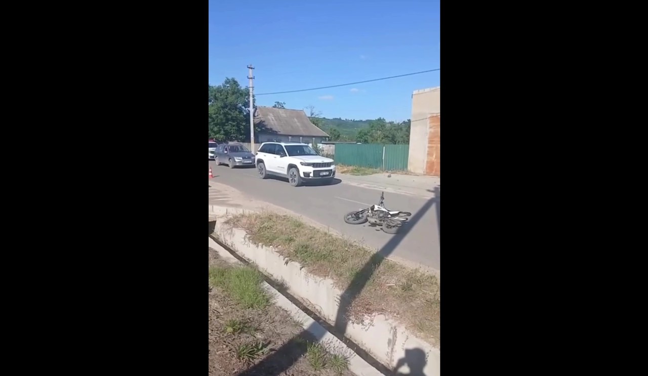 Mașina primarului din Tomai, implicată într-un accident cu un minor pe motocicletă
