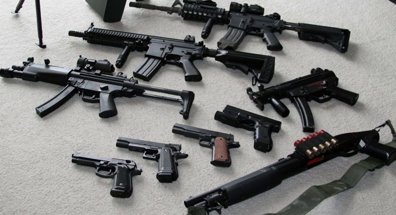 Noi reguli pentru deținătorii de arme: Valabilitatea suplimentului, redusă de la cinci la trei ani