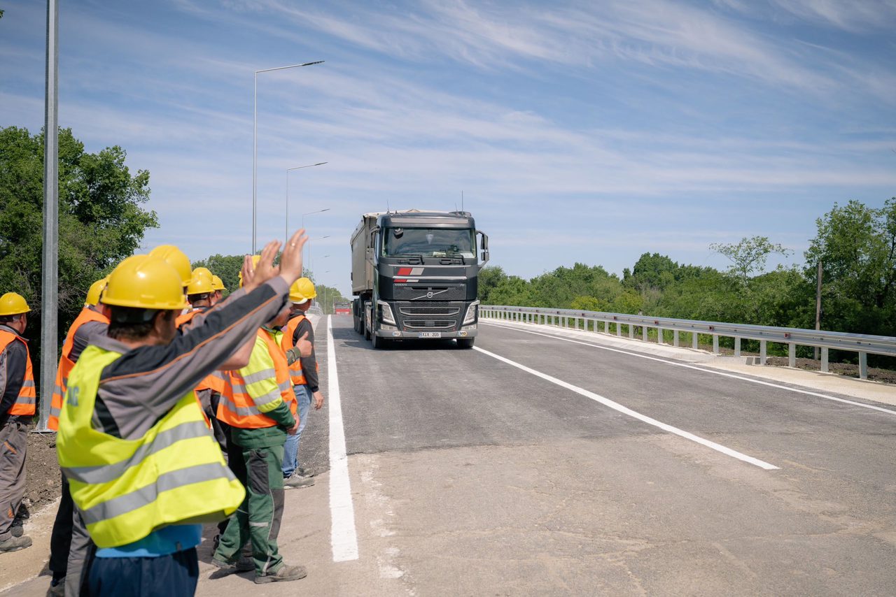 Podul de pe centura municipiului Bălți, redeschis pentru circulație. Bolea: „Totul corespunde cerințelor europene”