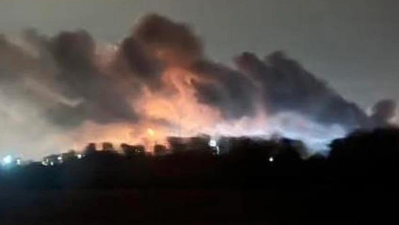 Пожар на НПЗ MOL в Венгрии и взрыв на заводе Lukoil в Румынии