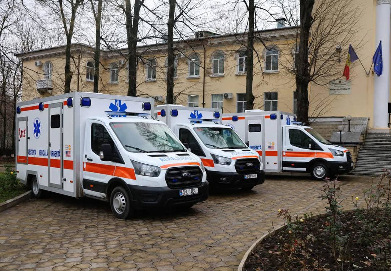 Republica Moldova a primit trei ambulanțe de terapie intensivă mobilă pentru nou-născuți 