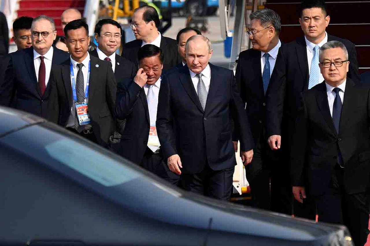 Russian leader Vladimir Putin arrives in China to meet Xi Jinping