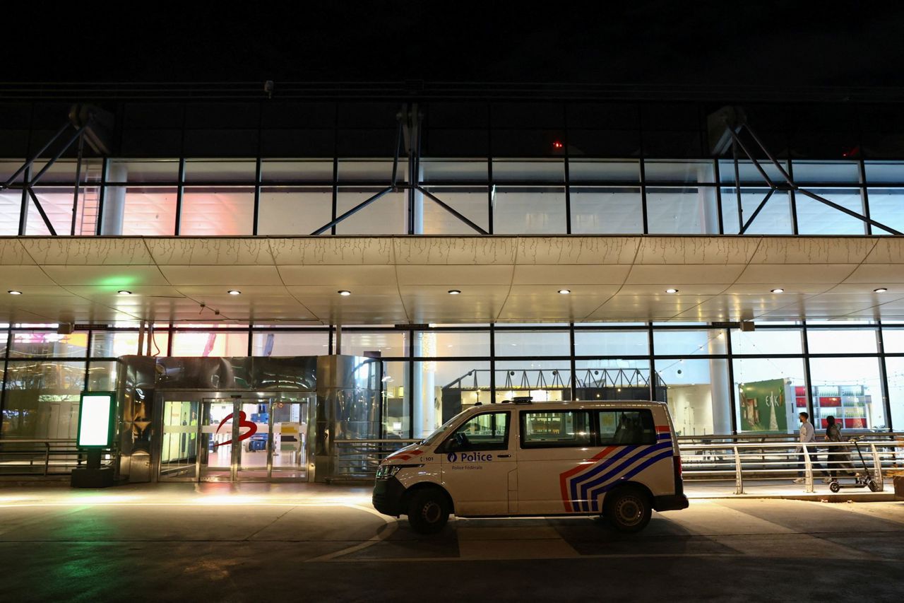 Drone misterioase deasupra unei baze militare belgiene. Aeroportul din Bruxelles, închis temporar