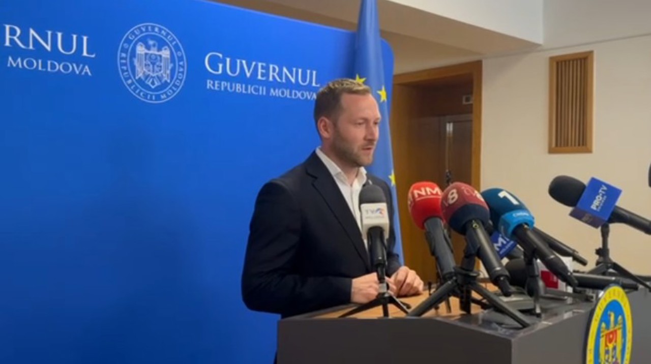 Ministrul Mediului: „Pe Nistru există mici pete de ulei care, probabil, urmează să ajungă în R. Moldova”