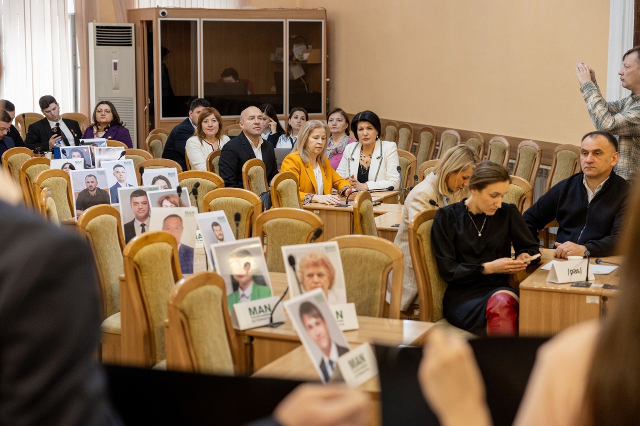 Facebook/ PAS Chișinău