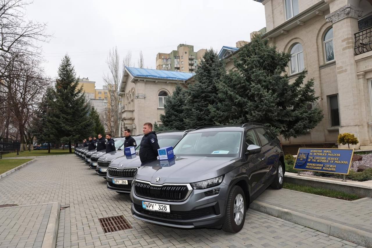 Mijloace de transport și echipamente IT, donate Serviciului Vamal de către Uniunea Europeană
