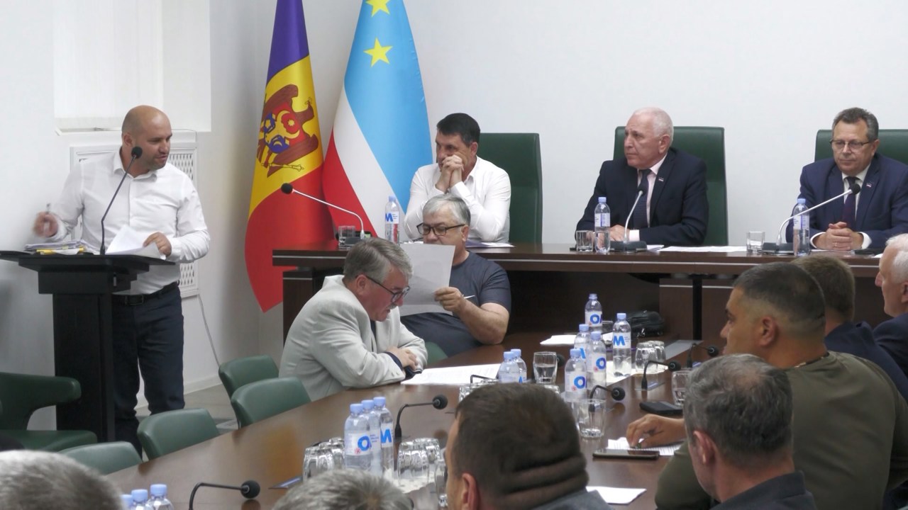 Гагаузию обязали выплатить 58 млн леев табачной компании. Как прошло экстренное заседание НСГ?