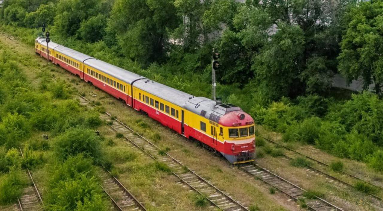 Căile „furate” ale Moldovei, cu prejudicii de milioane: „În lipsa pieselor, suntem nevoiți să stopăm circulația trenurilor”