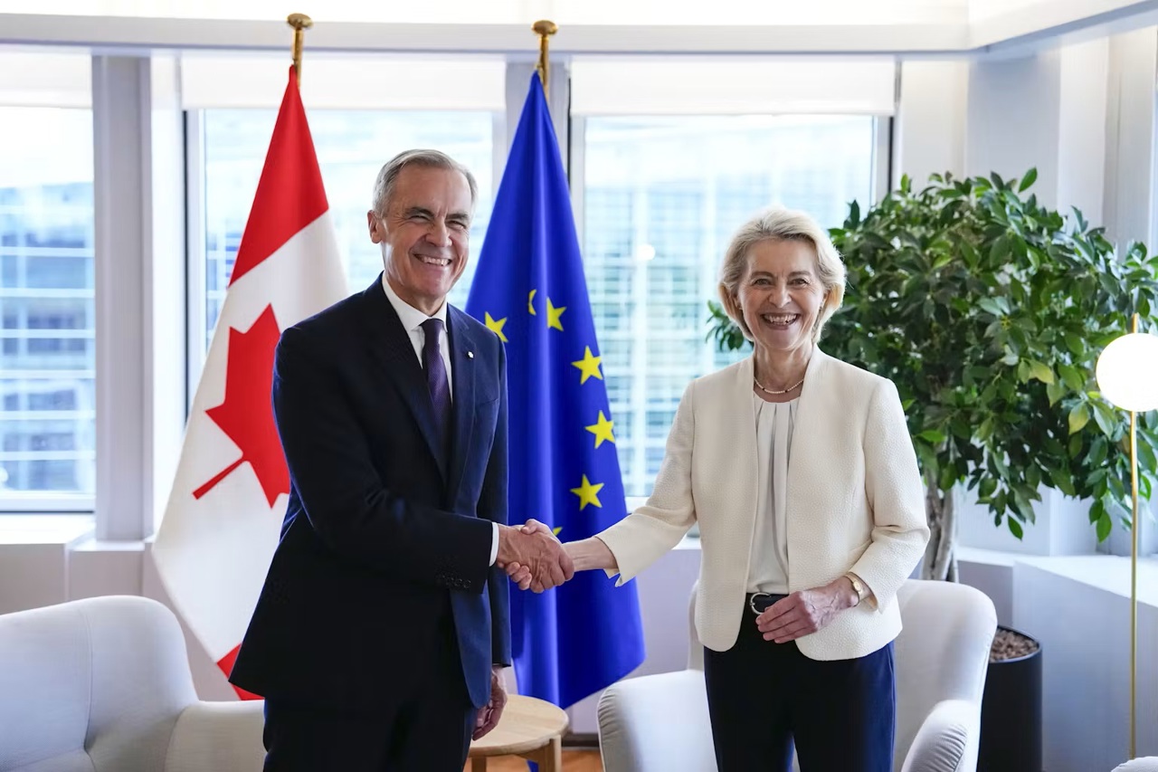 Trump amenință UE cu reducerea comerțului din cauza propunerii „ostile” de a include Canada ca membru asociat