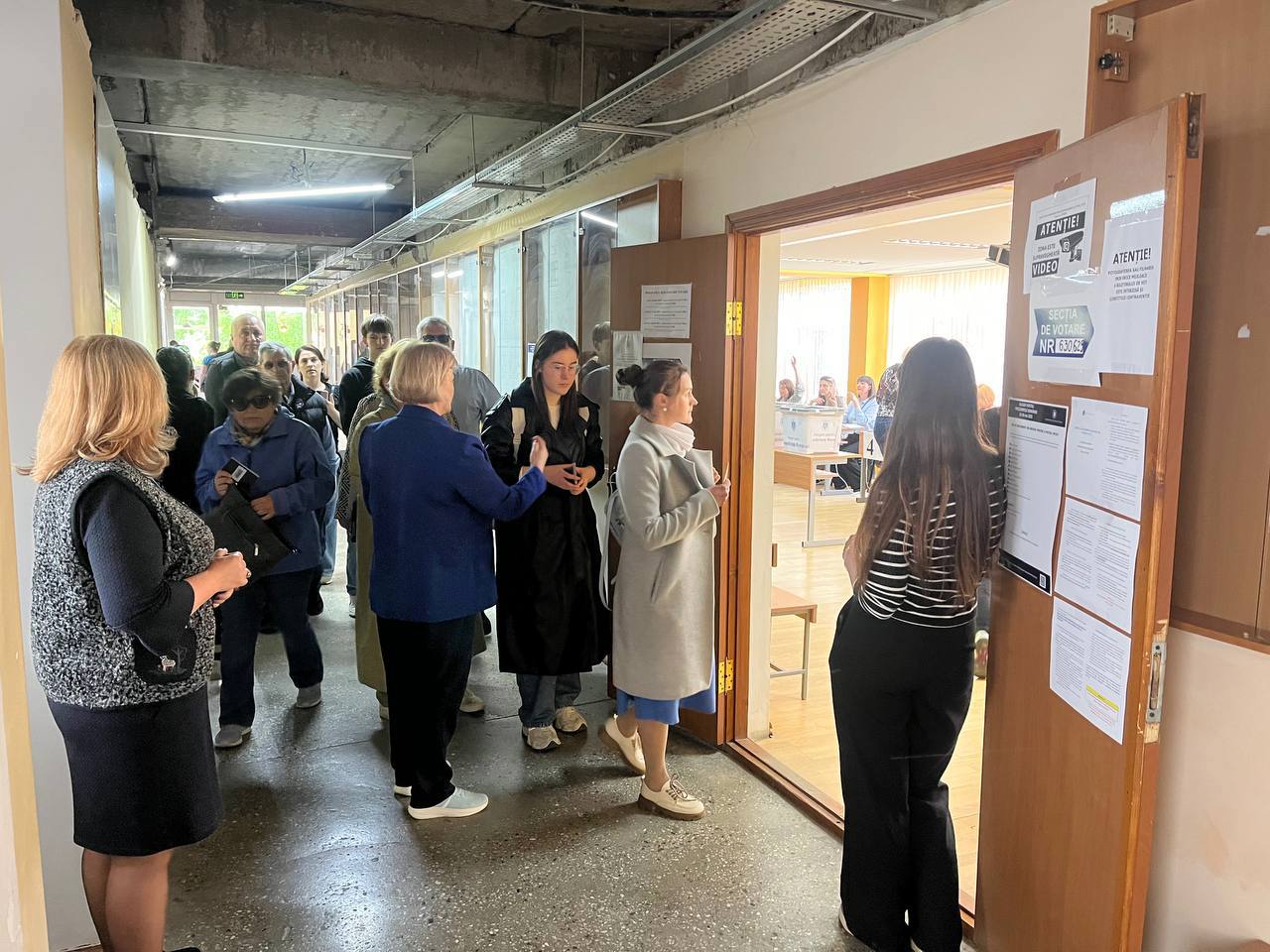 Peste 143 de mii de moldoveni cu cetățenie română au votat la scrutinul prezidențial din România