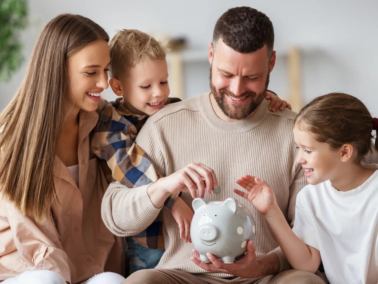 De la cheltuieli obligatorii la dorințe personale: sfaturile expertului pentru gestionarea banilor