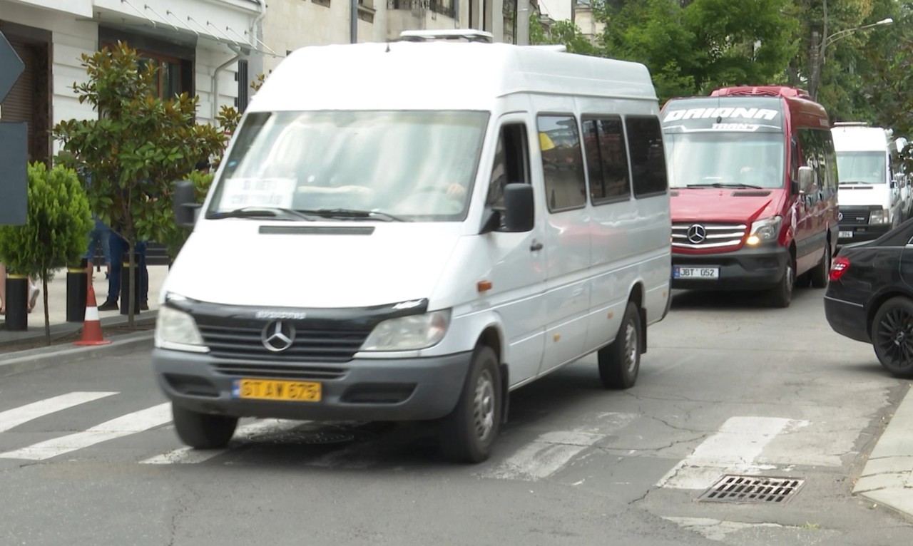Zgomot și claxoane în fața sediului Delegației UE la Chișinău: Transportatorii au protestat împotriva politicilor promovate în domeniu