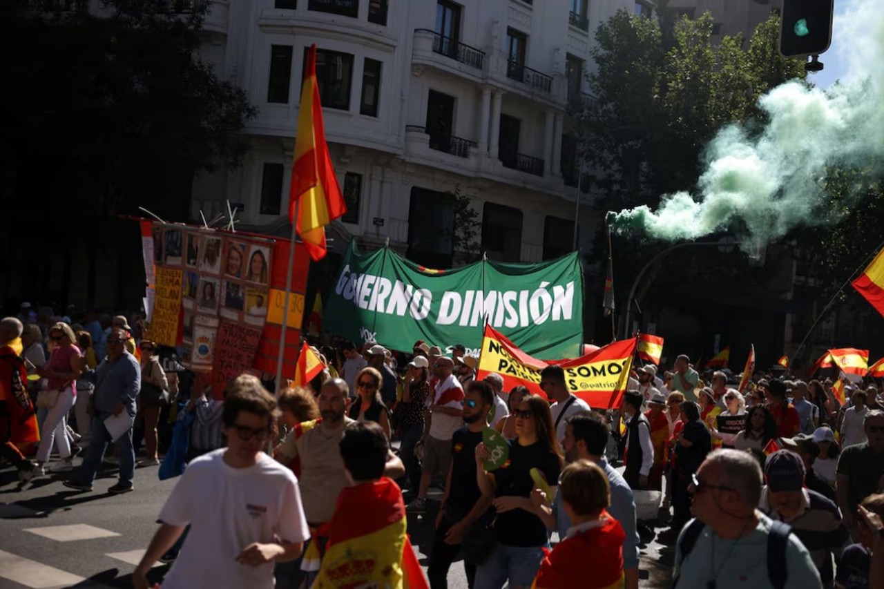 Protest la Madrid: Zeci de mii de persoane au cerut demisia premierului Pedro Sanchez