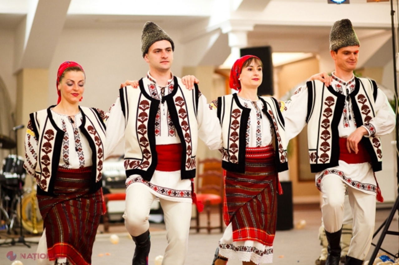(ВИДЕО) В Молдове отмечают День народного костюма: в Национальном музее этнографии и естествознания откроется тематическая выставка