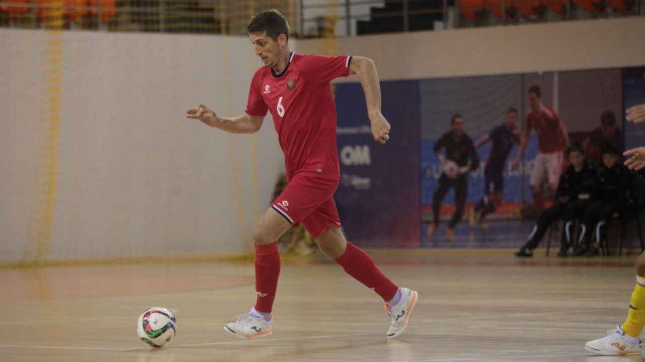 Retras de la echipa națională de fotbal în sală, Constantin Burdujel este gata să-i ajute cu sfaturi pe „tricolori": Dacă este nevoie de ideile mele, le voi oferi cu mare drag