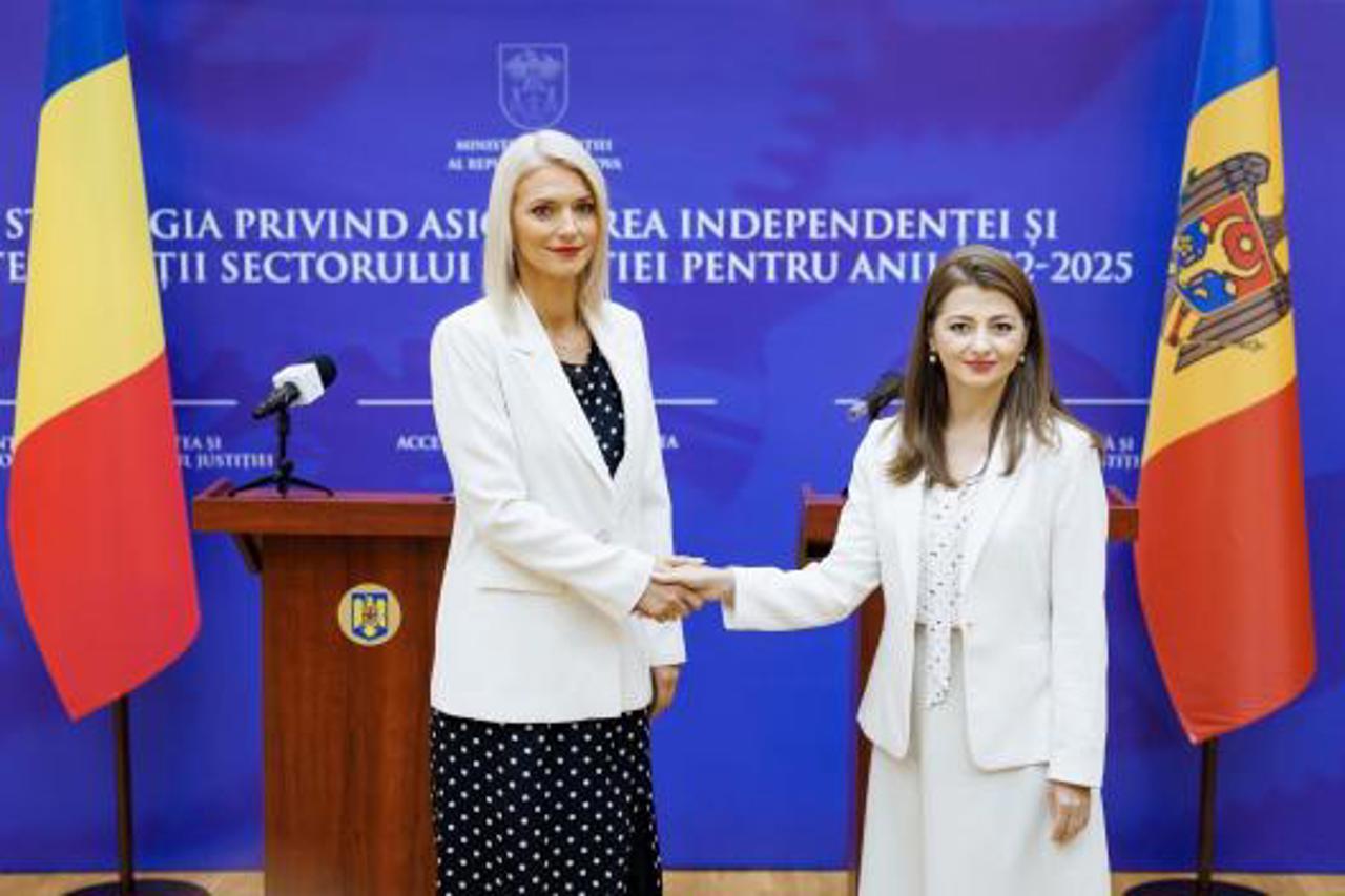 Ministerul Justiției / Alina-Ștefania Gorghiu și Veronica Mihailov-Moraru, 