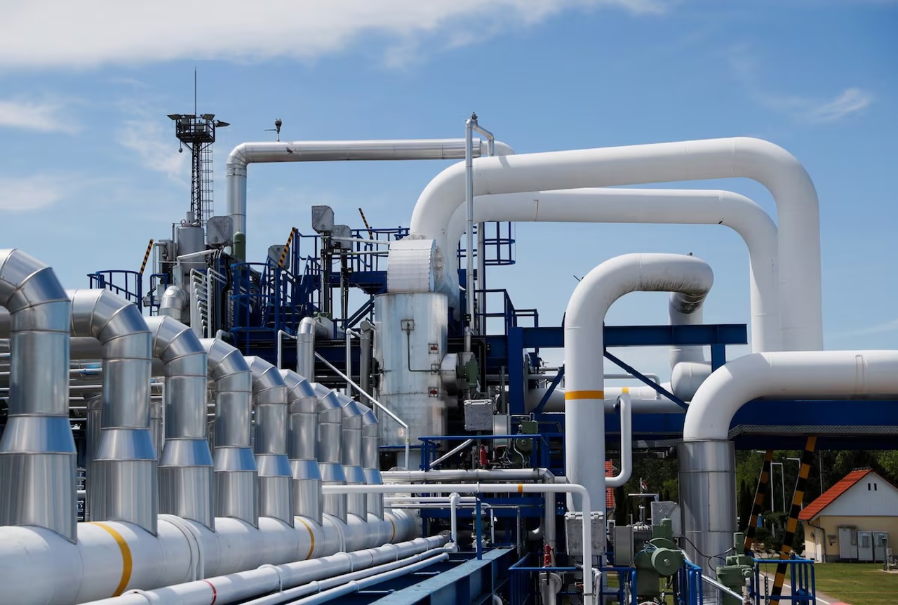 Dispută energetică în UE: Comisia convoacă reuniune de urgență după ce Ungaria și Slovacia au oprit livrările de motorină către Ucraina