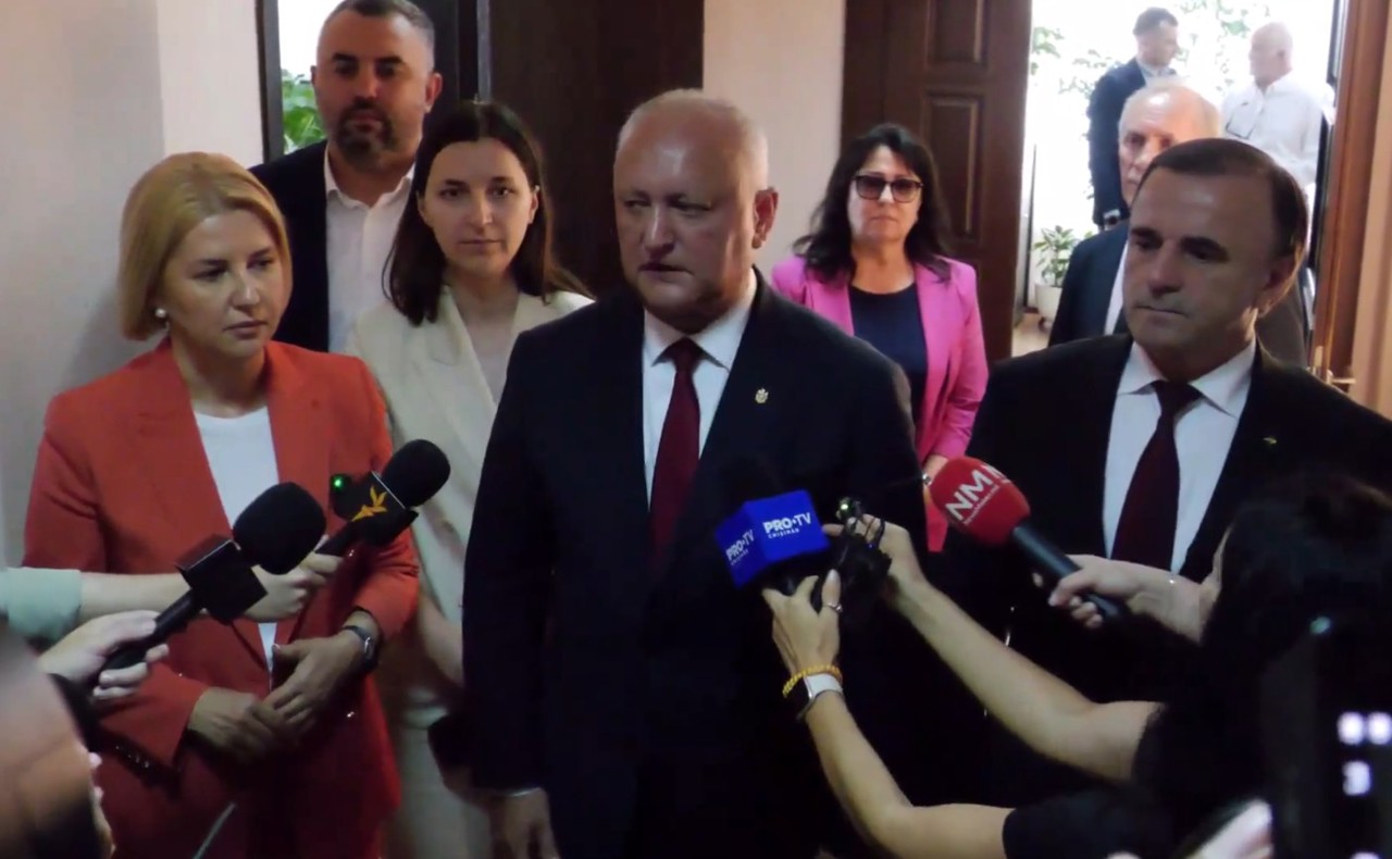 "Patriotic Electoral Bloc of Socialists, Heart and Future of Moldova": Dodon, Vlah, and Tarlev submit registration documents to CEC.