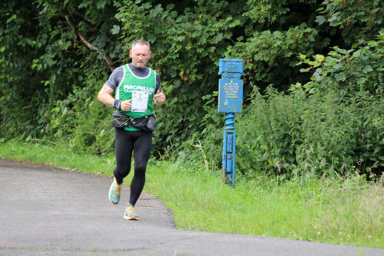 365 de maratoane în 365 de zile: Un britanic a strâns un milion de lire sterline pentru lupta împotriva cancerului