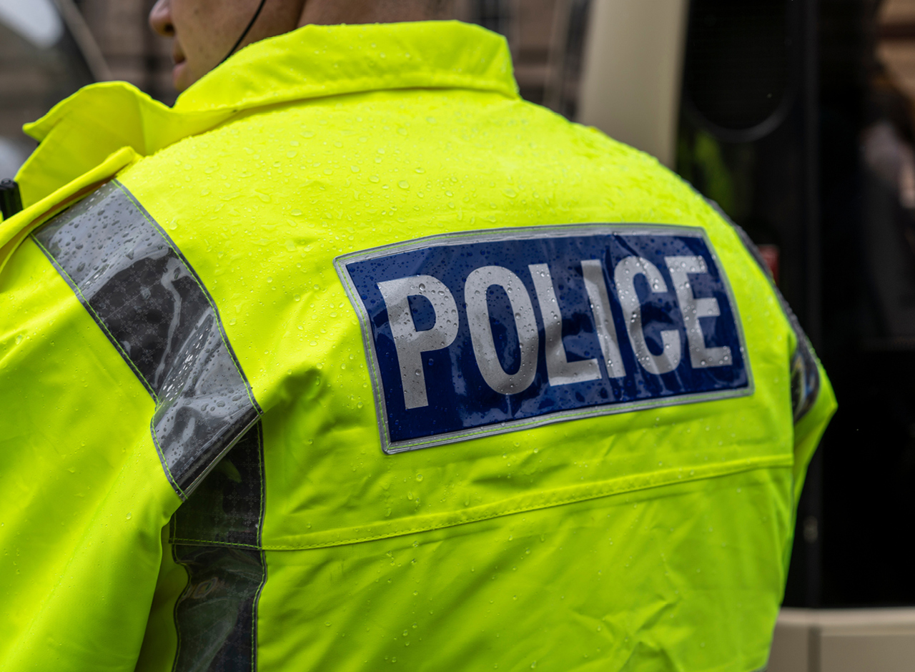 Atac sângeros într-un tren din Anglia: zece răniți, nouă în stare gravă