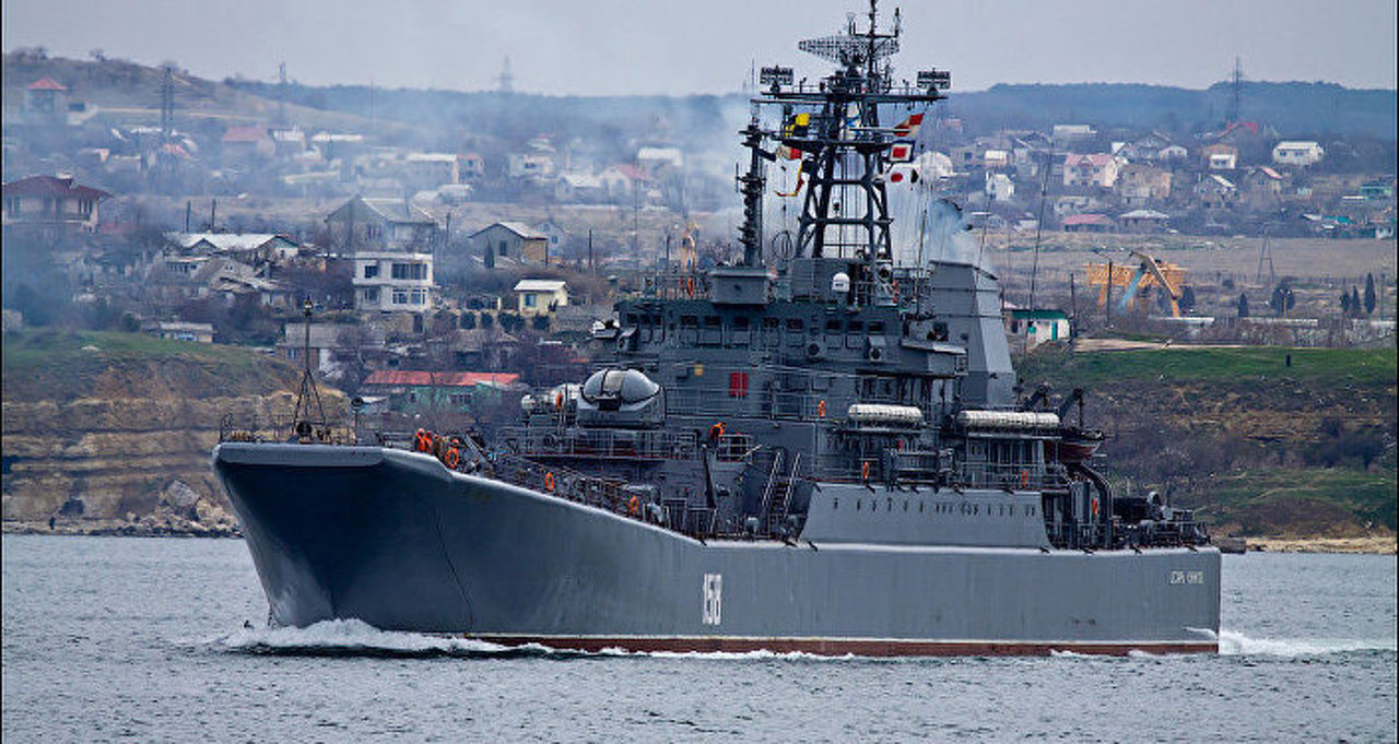 Ukrainian forces destroy Russian landing ship