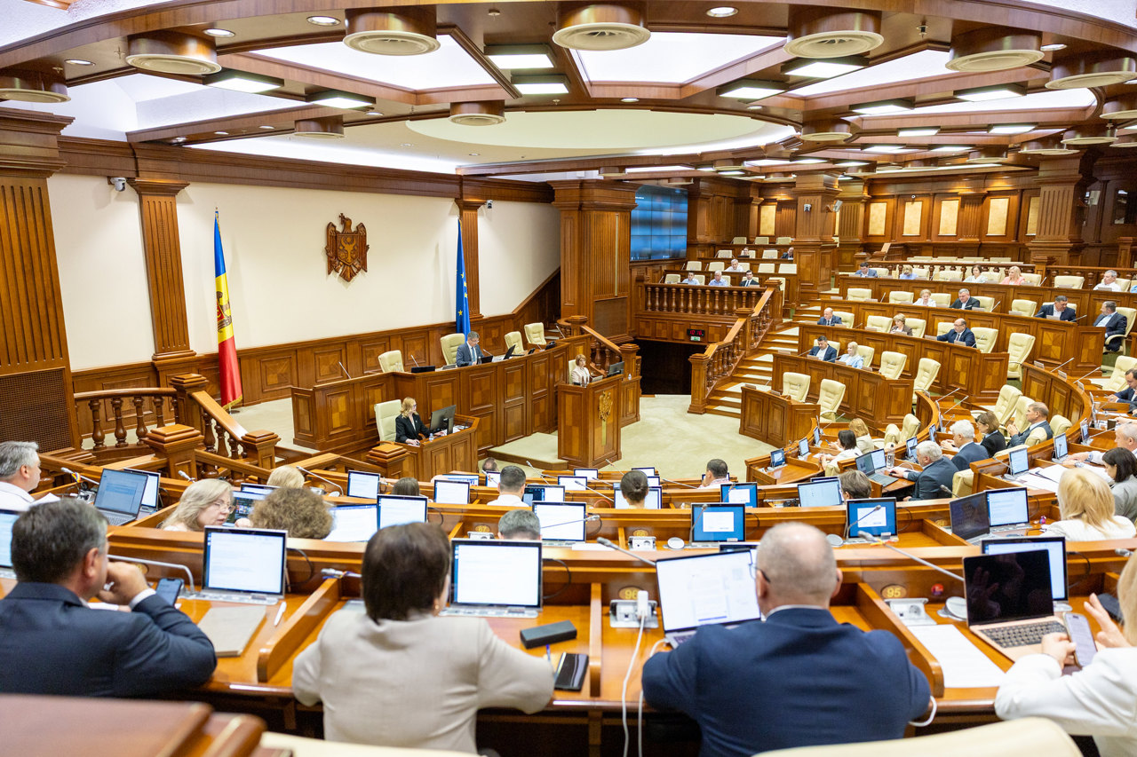 Bilanțul legislaturii dominate de PAS: între deschiderea negocierilor de aderare la UE și eșecuri în justiție