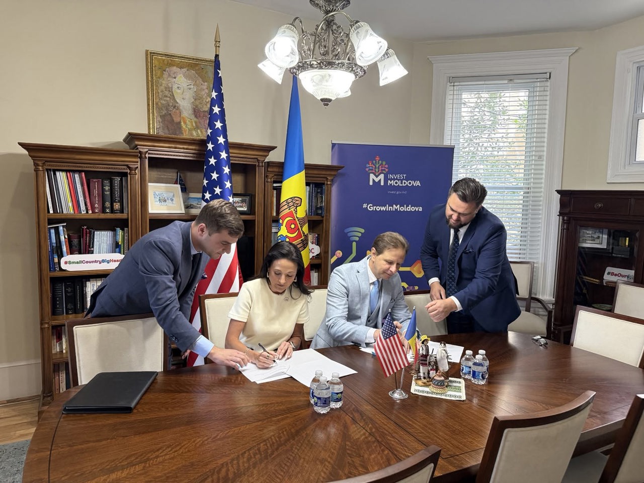 Молдова и США подписали меморандум о сотрудничестве к годовщинам независимости