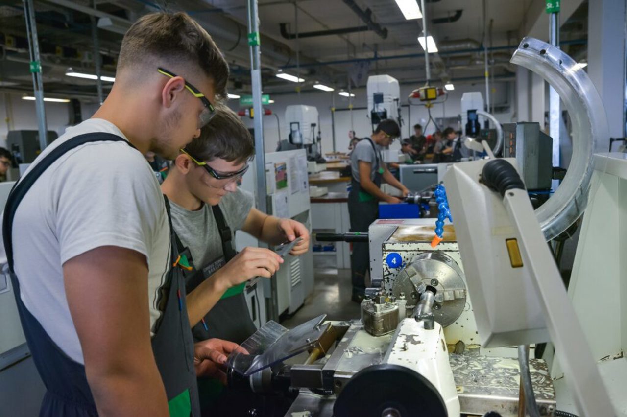 Government approves France–Moldova volunteering program for young Europeans