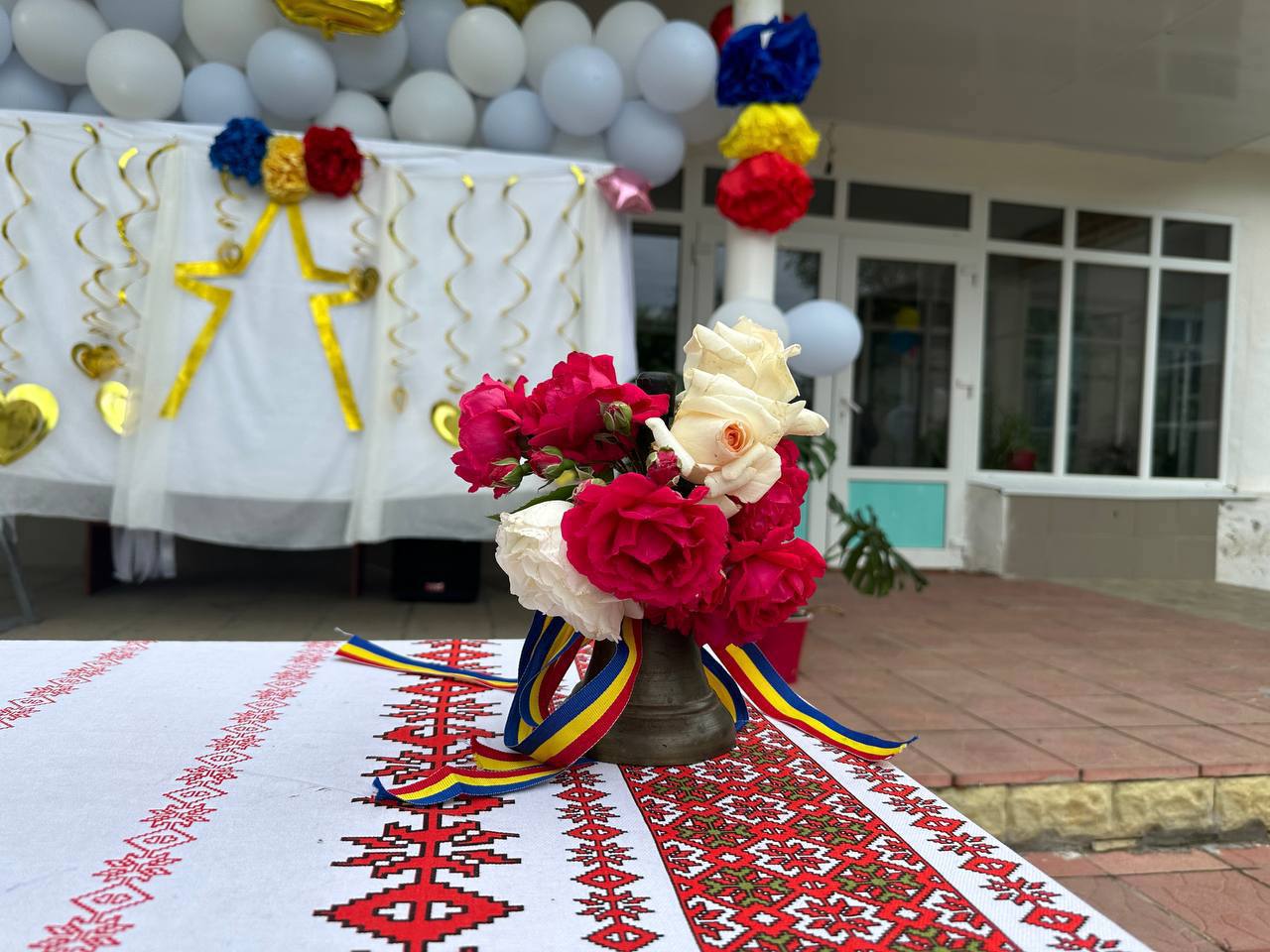 Ultimul sunet de clopoțel răsună în peste 150 de instituții de învățământ din Chișinău 