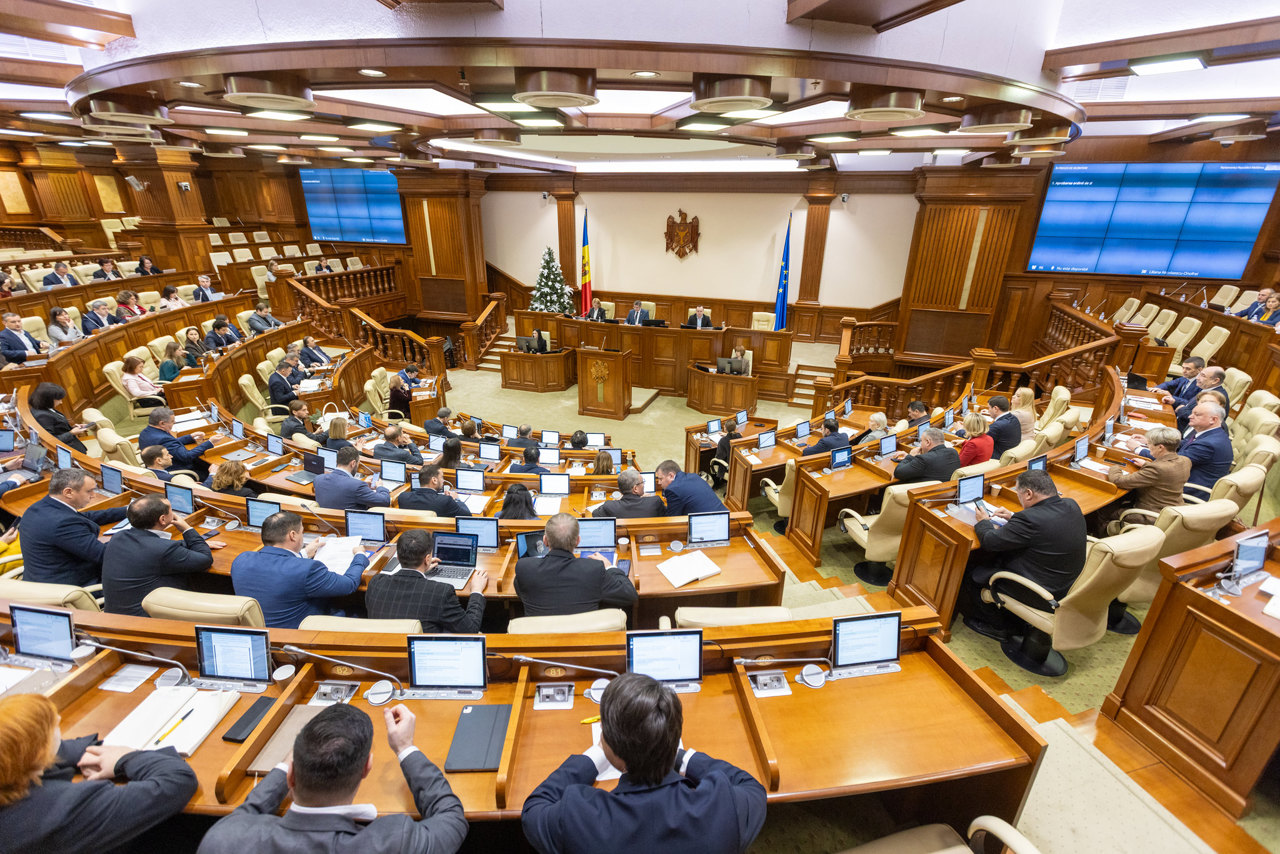 Ministrul Justiției rămâne membru de drept în CSP până la 1 ianuarie 2028: termen extins cu doi ani de Parlament