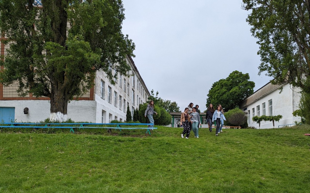 Gimnaziul din Hârtopul Mic va avea un acoperiș nou datorită unui proiect transfrontalier